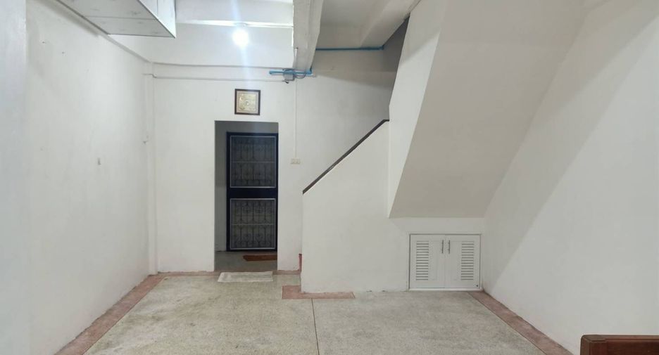 For sale 2 bedrooms townhouse in Min Buri, Bangkok