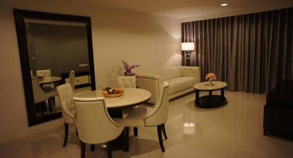 For rent 3 bedrooms condo in Khlong Toei, Bangkok