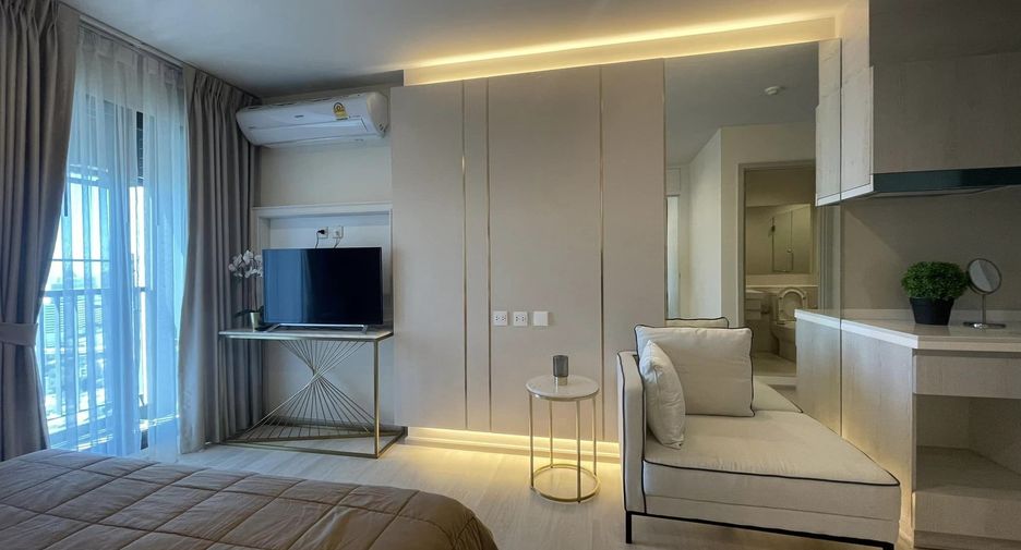 For rent 2 bedrooms condo in Pathum Wan, Bangkok