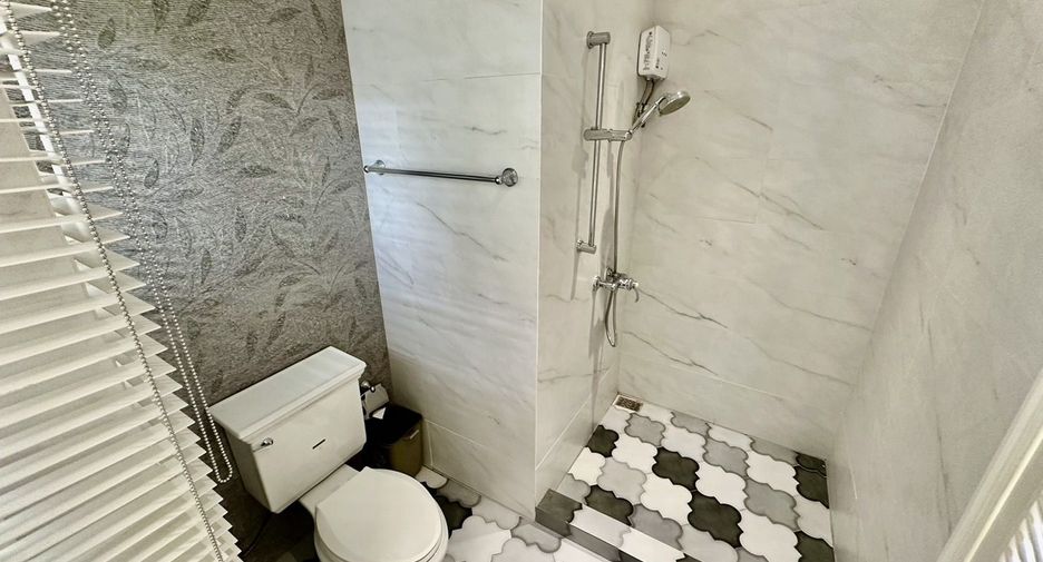 For sale 4 bedrooms condo in Hua Hin, Prachuap Khiri Khan