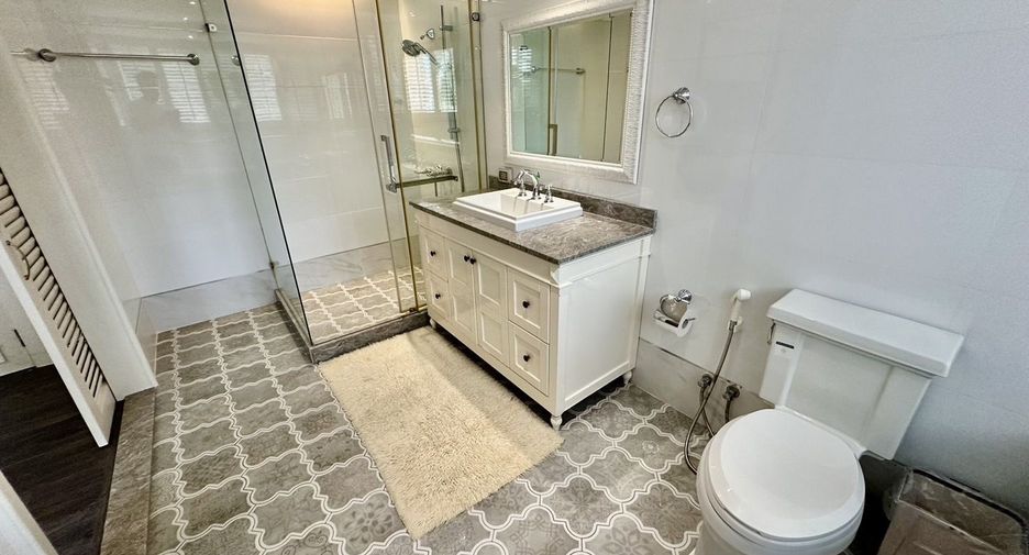 For sale 4 bedrooms condo in Hua Hin, Prachuap Khiri Khan