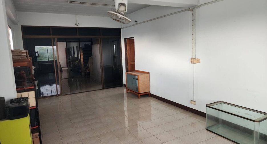 For sale 13 bedrooms retail Space in Sattahip, Chonburi