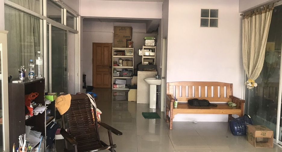 For sale 13 bedrooms retail Space in Sattahip, Chonburi