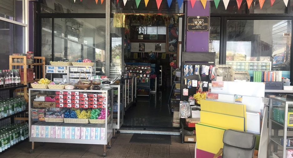 For sale 13 bedrooms retail Space in Sattahip, Chonburi