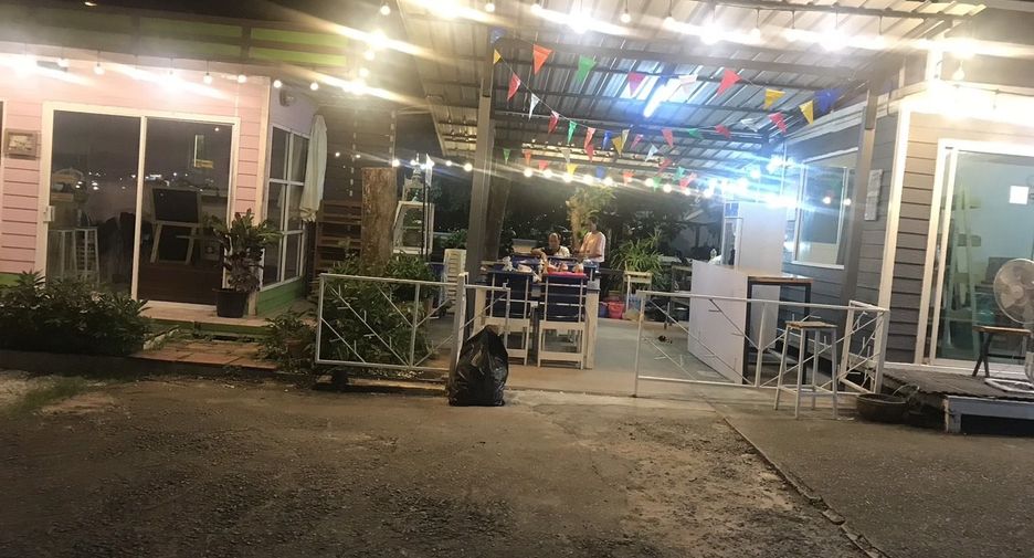 For sale 13 bedrooms retail Space in Sattahip, Chonburi
