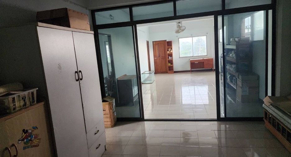 For sale 13 bedrooms retail Space in Sattahip, Chonburi