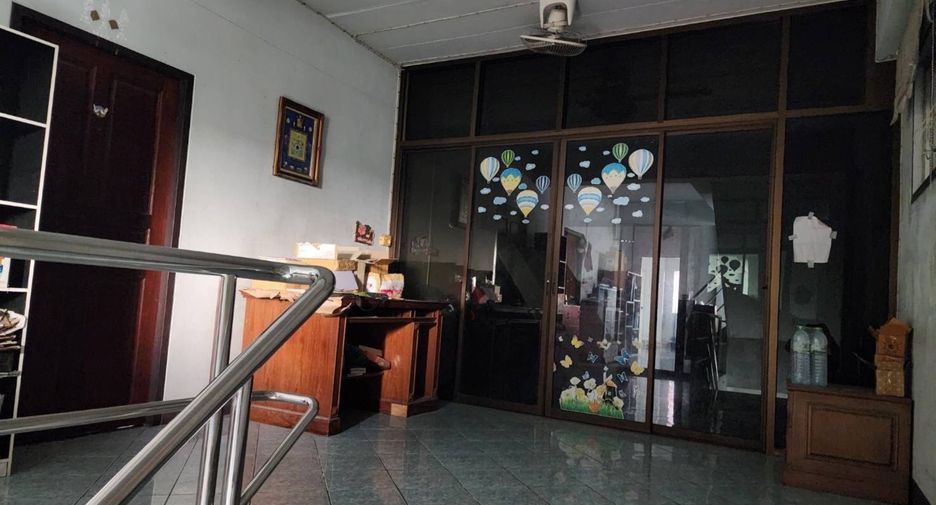 For sale 13 bedrooms retail Space in Sattahip, Chonburi
