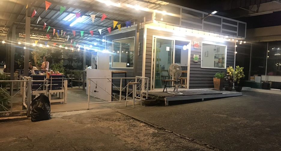 For sale 13 bedrooms retail Space in Sattahip, Chonburi
