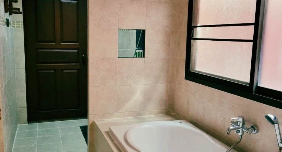 For rent 2 ベッドルーム villa in Bang Lamung, Chonburi