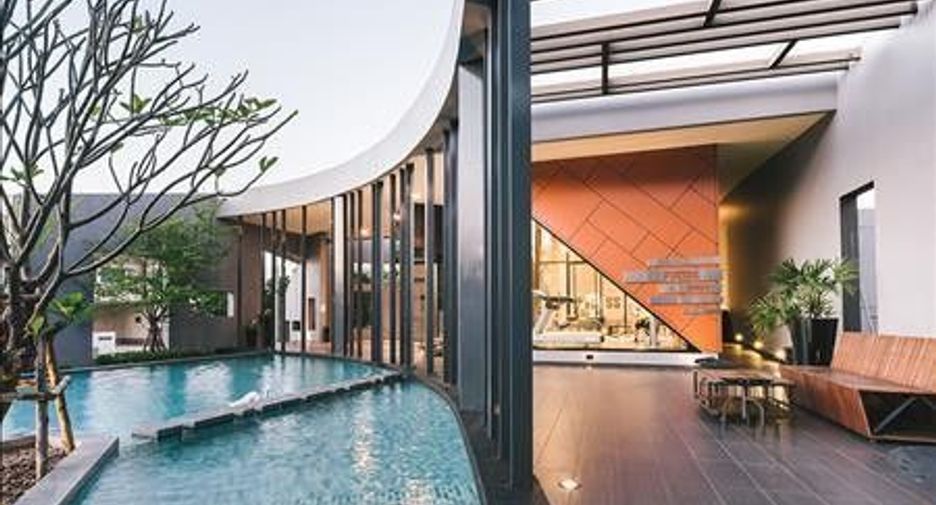 For sale 5 bedrooms house in Bang Kapi, Bangkok
