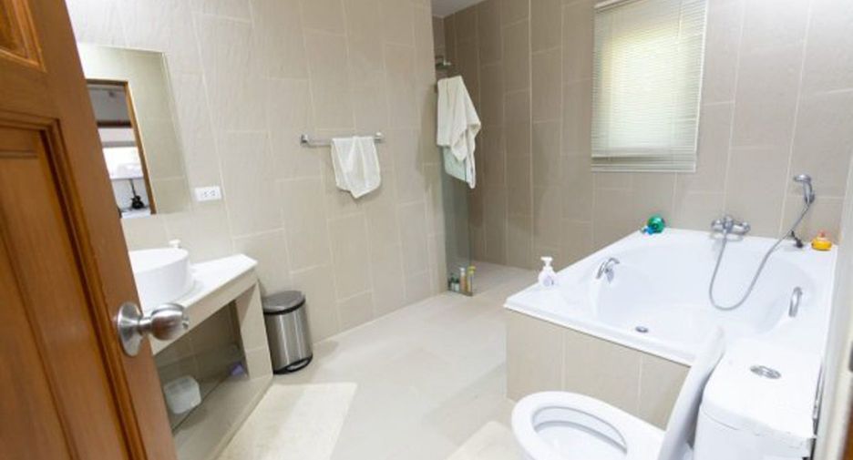 For sale 3 bedrooms villa in Hua Hin, Prachuap Khiri Khan