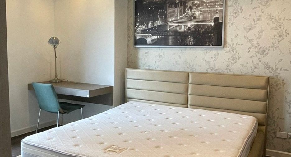 For rent 2 bedrooms condo in Sathon, Bangkok