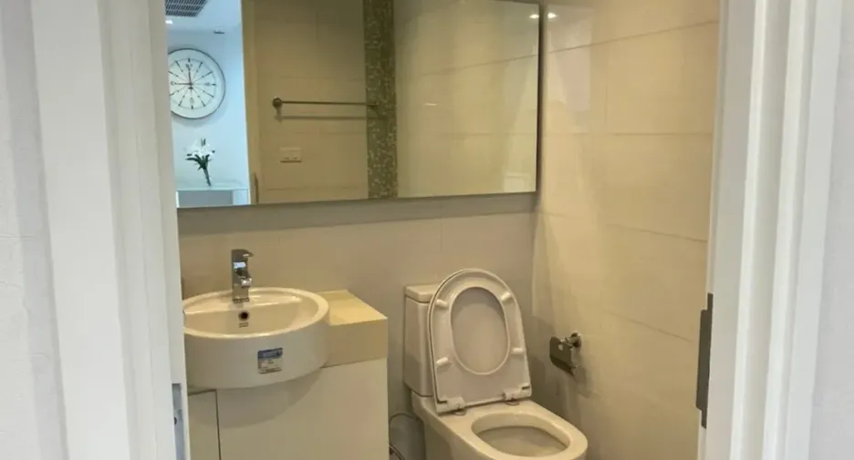For rent 2 bedrooms condo in Sathon, Bangkok