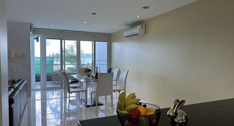 For rent 3 bedrooms condo 