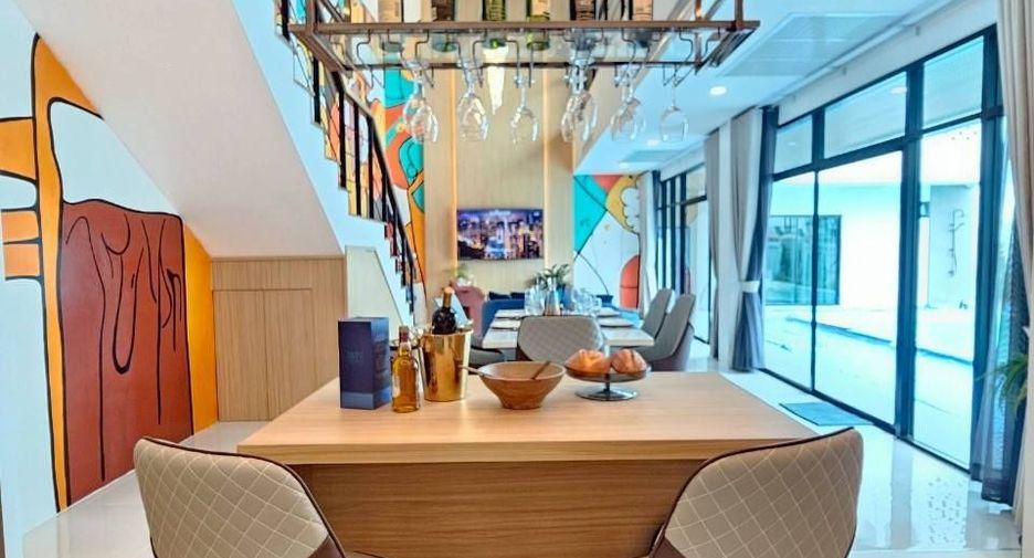 For sale 5 ベッドルーム villa in Bang Lamung, Chonburi