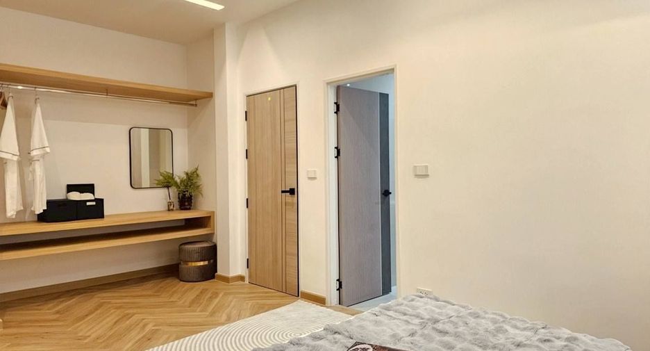 For sale 5 ベッドルーム villa in Bang Lamung, Chonburi