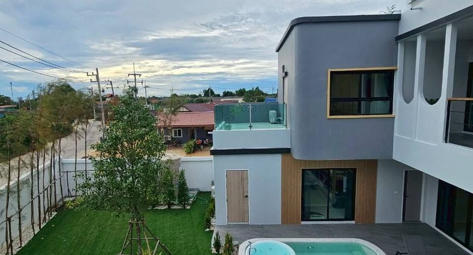 For sale 5 ベッドルーム villa in Bang Lamung, Chonburi