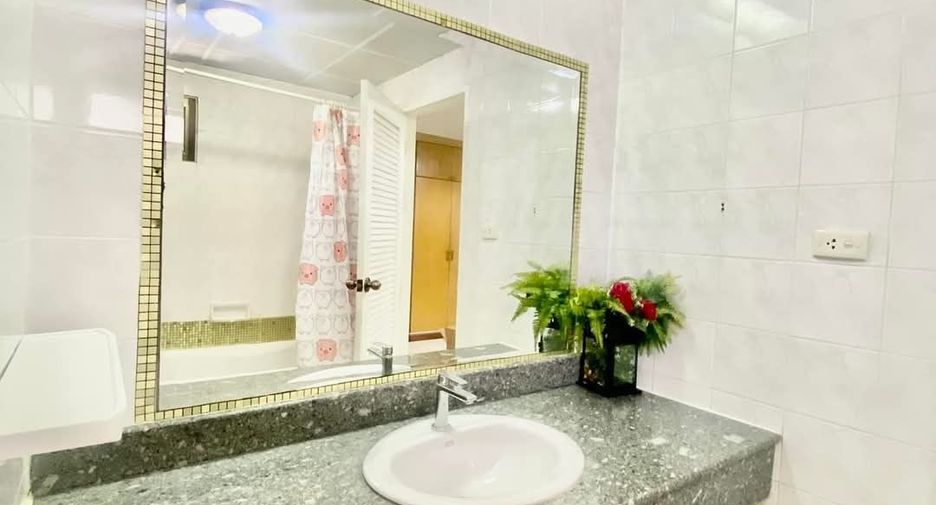 For rent 1 bed condo in Watthana, Bangkok