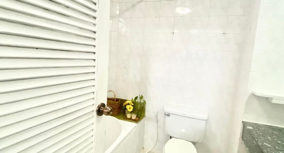 For rent 1 bed condo in Watthana, Bangkok