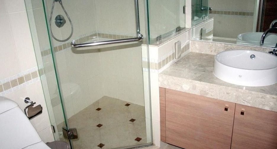 ขาย 3 ห้องนอน คอนโด ใน คลองเตย, กรุงเทพฯ