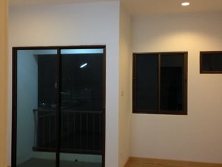Reihenhaus zum Kauf mit 2 Zimmer in Si Racha, Chonburi