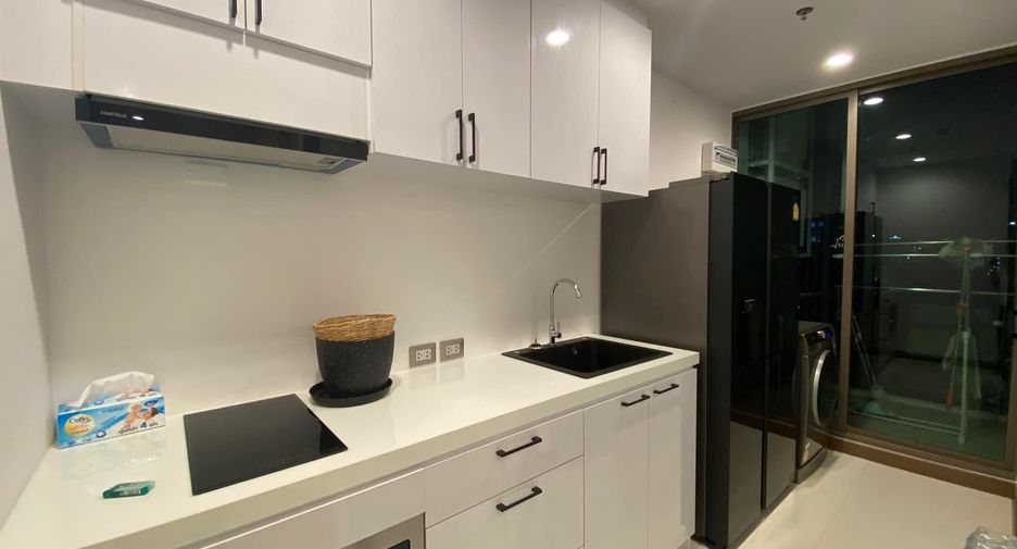 For rent 3 bedrooms condo in Watthana, Bangkok