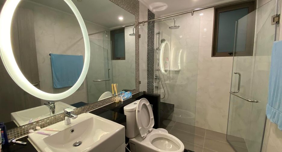 For rent 3 bedrooms condo in Watthana, Bangkok
