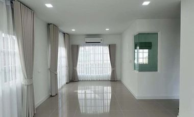 For rent 4 bedrooms house in Mueang Samut Prakan, Samut Prakan