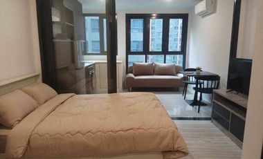Condo en alquiler de estudio en Huai Khwang, Bangkok