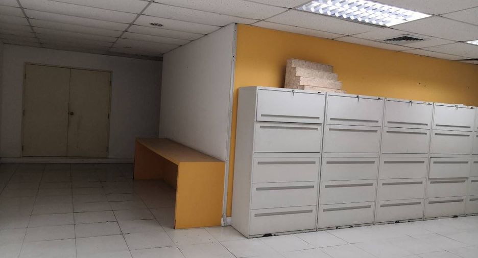 Oficina en venta en Yan Nawa, Bangkok