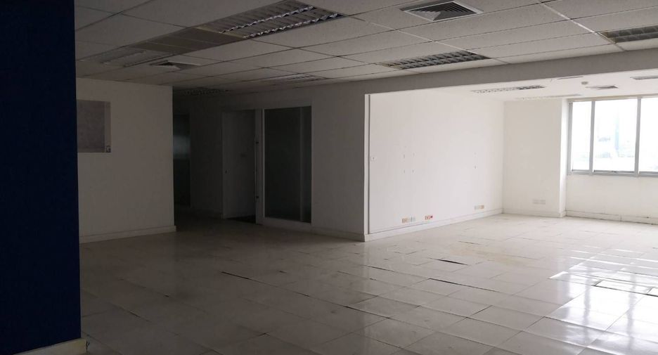 Oficina en venta en Yan Nawa, Bangkok
