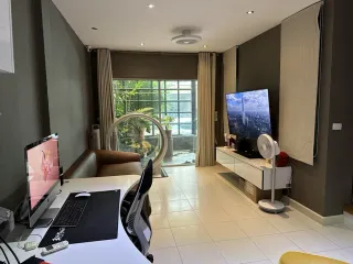 Casa adosada en venta de 1 habitaciones en Bang Khun Thian, Bangkok