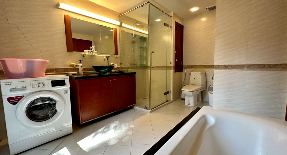 For sale 2 bedrooms condo in Bang Lamung, Chonburi