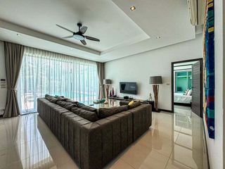 Villa zum Kauf mit 4 Zimmer in Mueang Phuket, Phuket