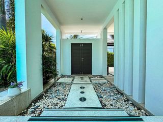 Villa zum Kauf mit 4 Zimmer in Mueang Phuket, Phuket