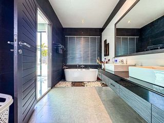 Villa zum Kauf mit 4 Zimmer in Mueang Phuket, Phuket