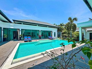 Villa zum Kauf mit 4 Zimmer in Mueang Phuket, Phuket