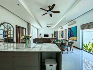Villa zum Kauf mit 4 Zimmer in Mueang Phuket, Phuket