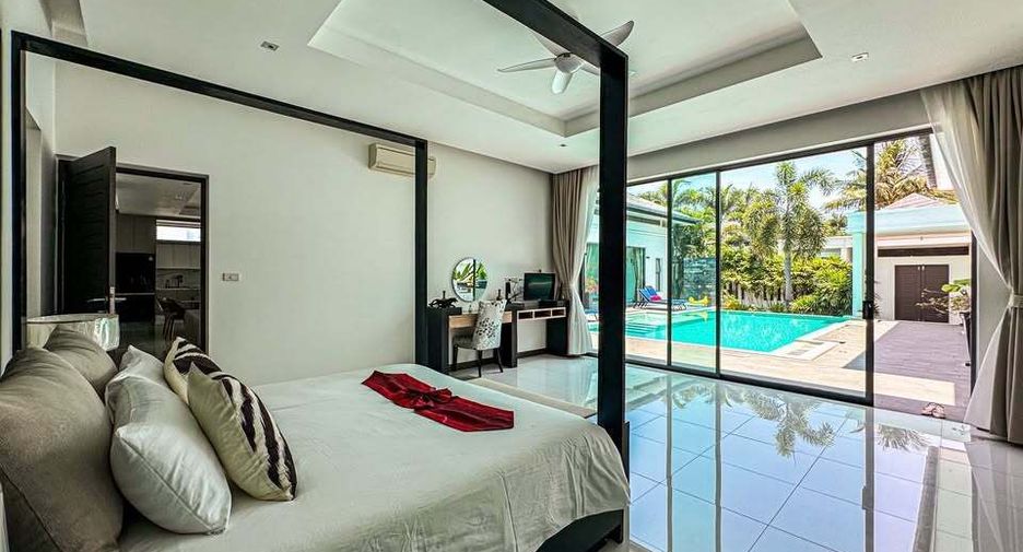 Villa zum Kauf mit 4 Zimmer in Mueang Phuket, Phuket
