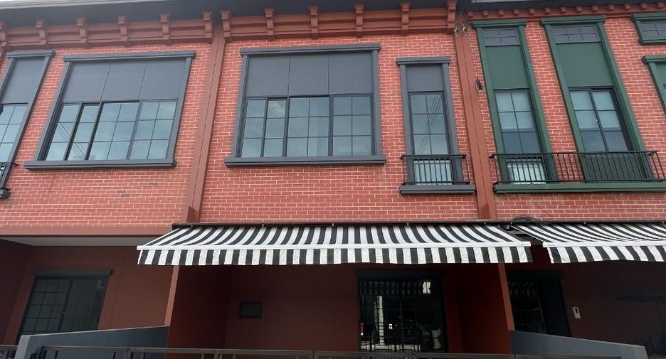 For sale 3 bedrooms townhouse in Bang Phli, Samut Prakan