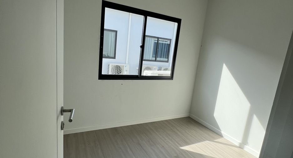 For sale 3 bedrooms townhouse in Bang Phli, Samut Prakan