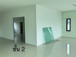 For rent 8 bedrooms townhouse in Khan Na Yao, Bangkok