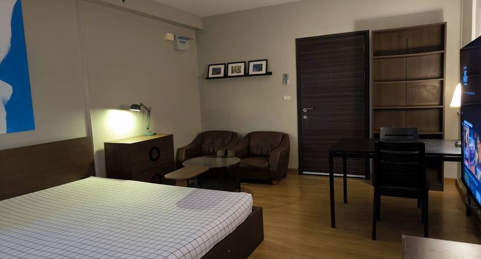 For rent 1 bed condo in Watthana, Bangkok