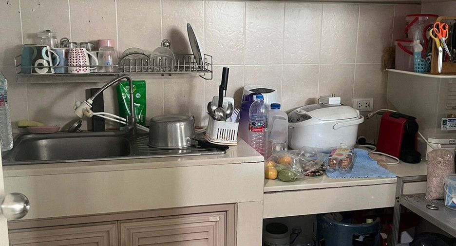 For sale 3 bedrooms townhouse in Lat Phrao, Bangkok