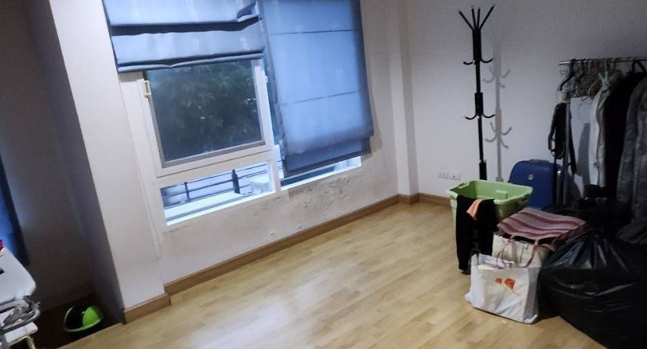 For sale 3 bedrooms townhouse in Lat Phrao, Bangkok