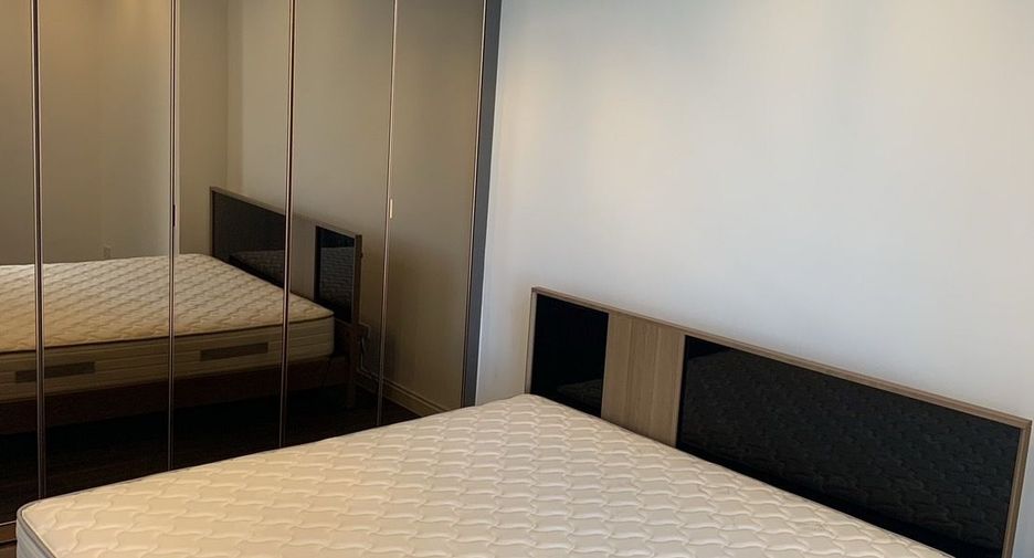 For rent 2 bedrooms condo in Sathon, Bangkok