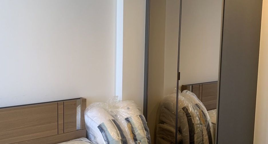 For rent 2 bedrooms condo in Sathon, Bangkok