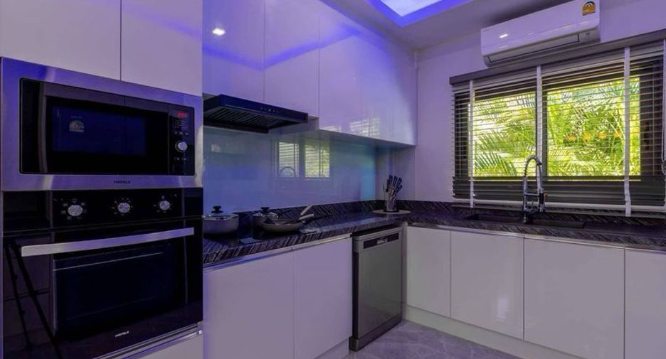 For sale 5 bedrooms villa in Bang Lamung, Chonburi