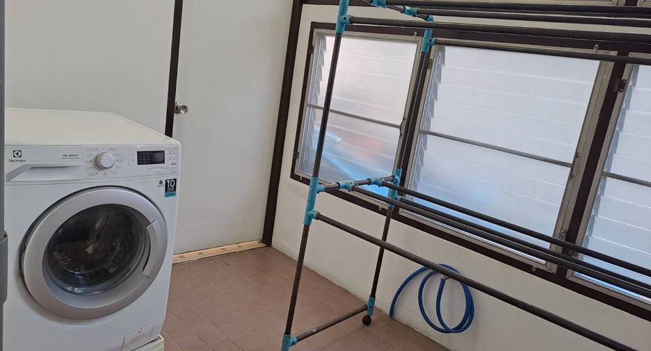 For rent 2 bedrooms apartment in Khlong Toei, Bangkok