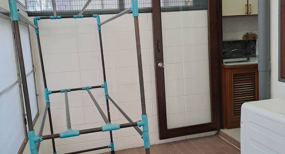 For rent 2 bedrooms apartment in Khlong Toei, Bangkok